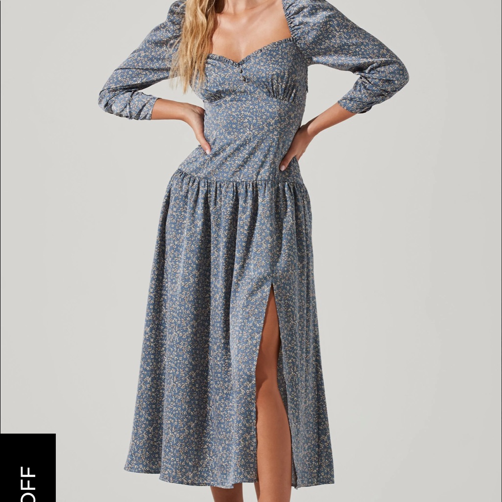 Astr Blue Floral Puff Sleeve Sweetheart Neck Midi Dress. Size Medium